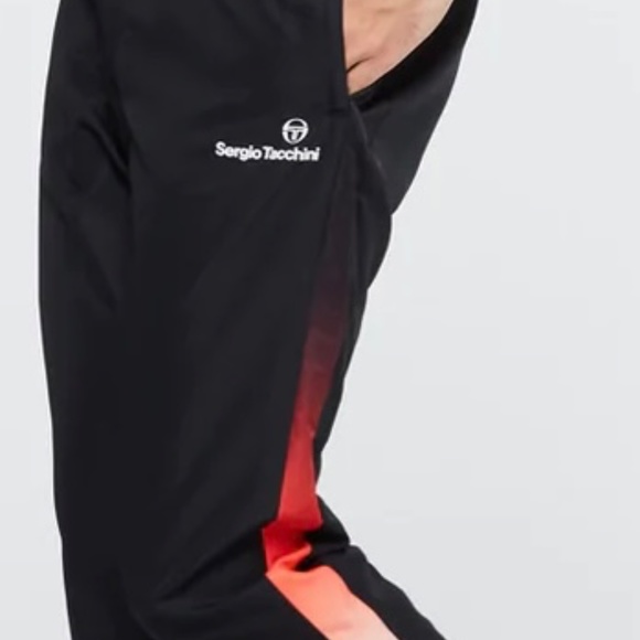 “ NWT Sergio Tacchini SFUMATA Track Suit. Very nice
Can be worn all year long - Picture 5 of 6
